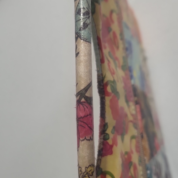 MUNDI Multicolored Floral Handle Bar Clutch - Picture 6 of 12